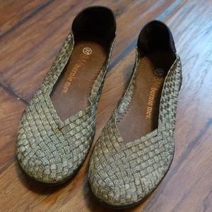 Womens Bernie Mev weave slip on